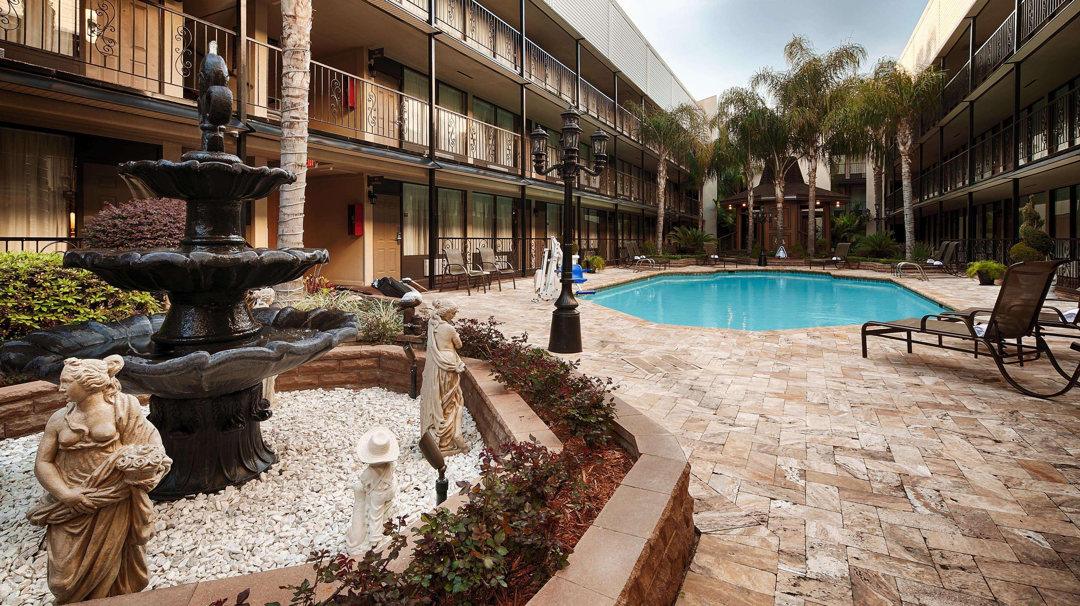 Best Western Plus Westbank Harvey Exterior photo