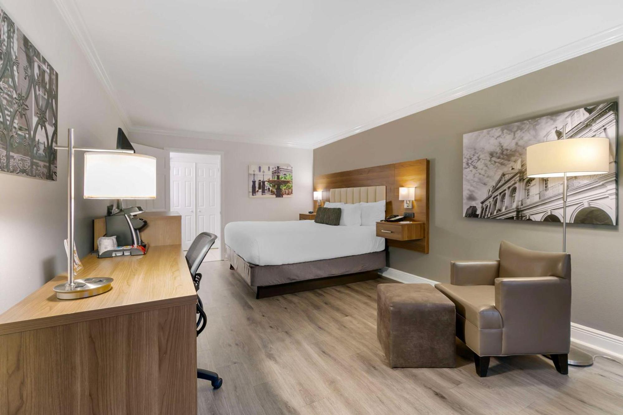 Best Western Plus Westbank Harvey Exterior photo