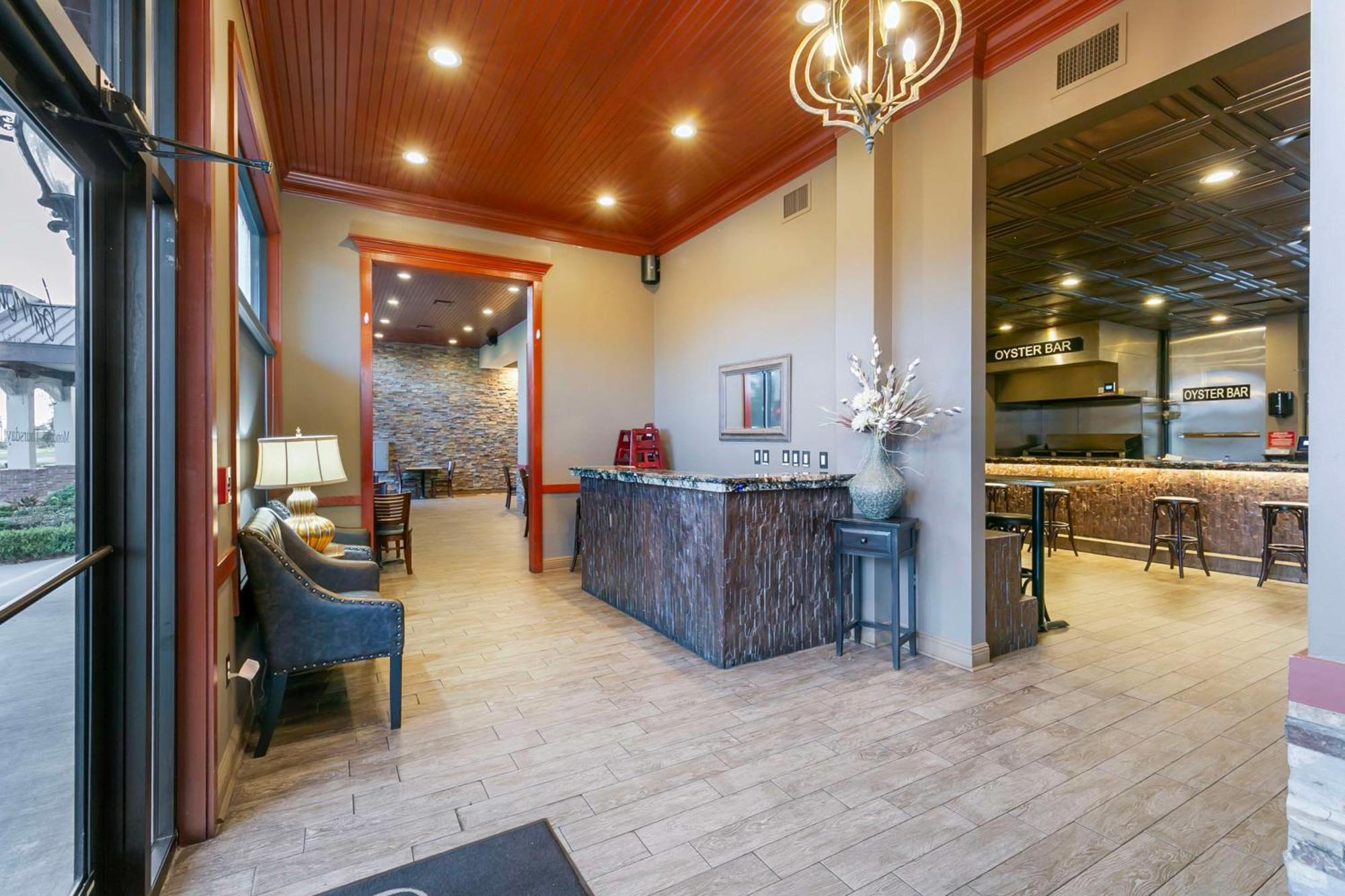 Best Western Plus Westbank Harvey Exterior photo