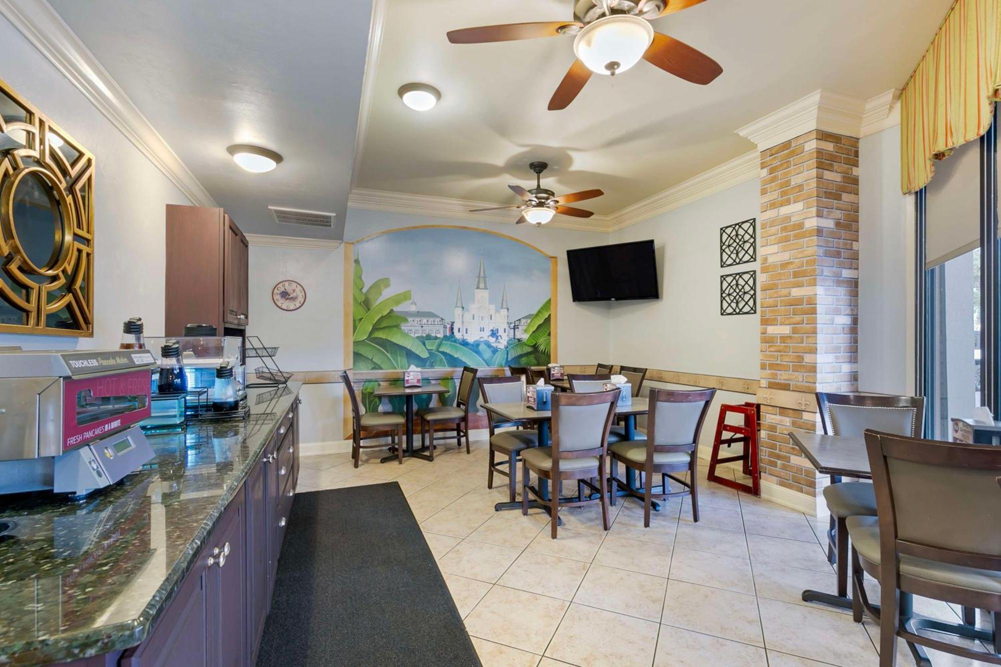 Best Western Plus Westbank Harvey Exterior photo